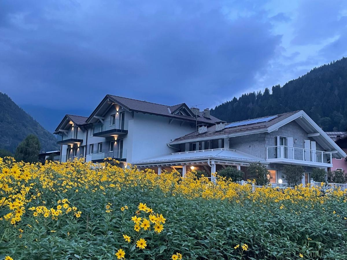 Rosensuite La Residenza Del Rosengarten Pinzolo Exteriör bild