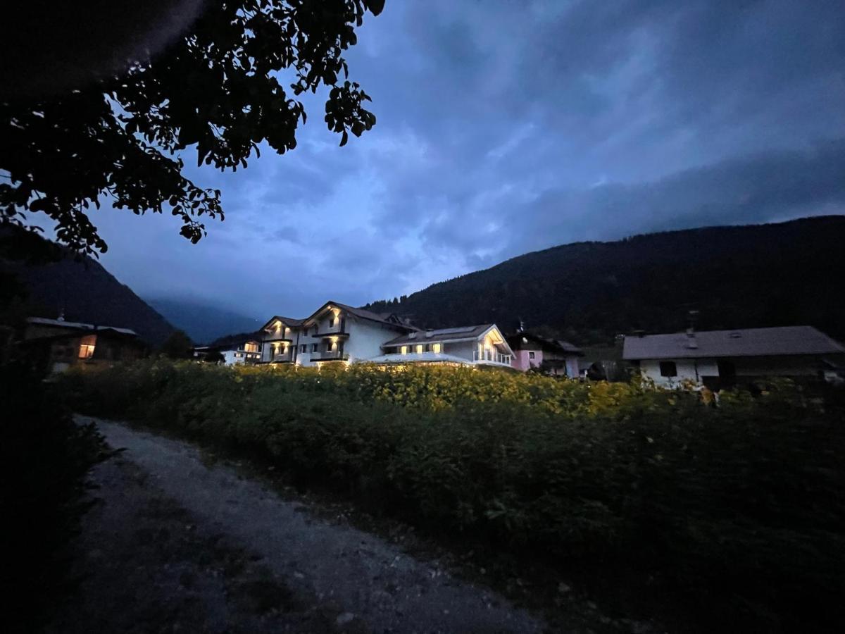 Rosensuite La Residenza Del Rosengarten Pinzolo Exteriör bild